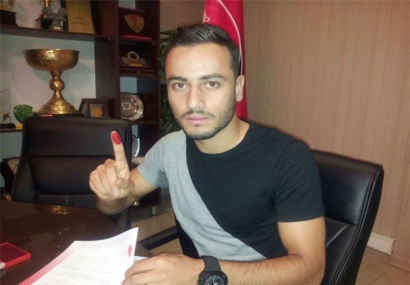 تمدید قرارداد مدافع فولاد خوزستان تمدید قرارداد مدافع فولاد خوزستان