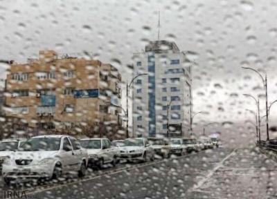 خبرنگاران وزش باد و بارش های پراکنده پدیده غالب آذربایجان غربی تا روز شنبه است