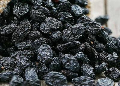 در فصل های سرد سال کشمش بخورید